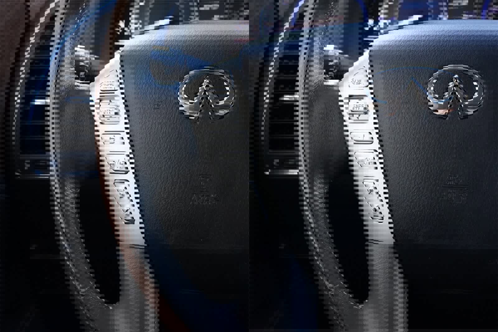 Used 2017 INFINITI QX80 2WD w/ Driver Assistance Package image 10