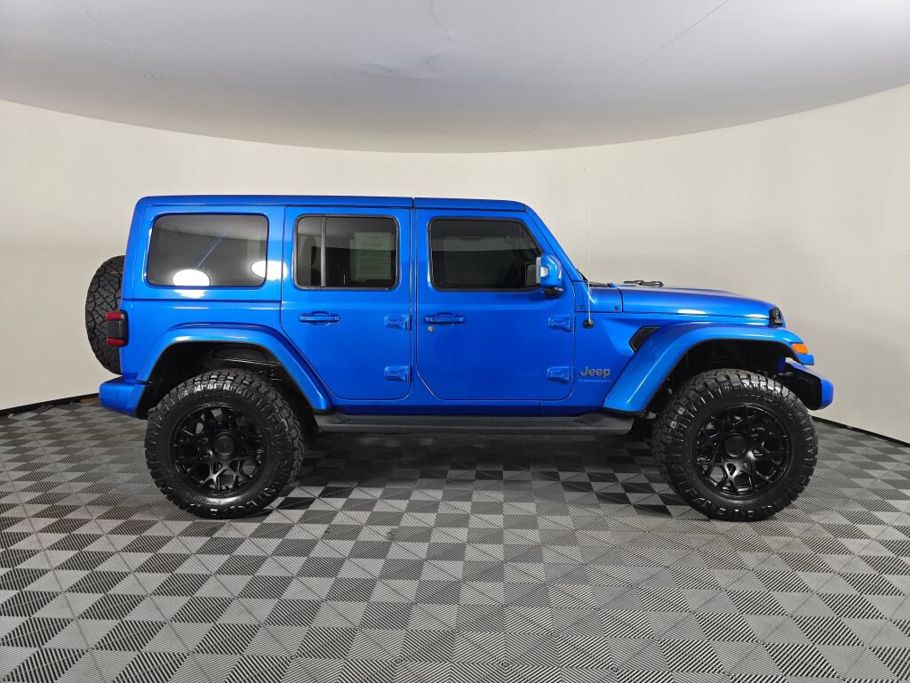 Used 2023 Jeep Wrangler Unlimited Sahara AWD/4WD image 2