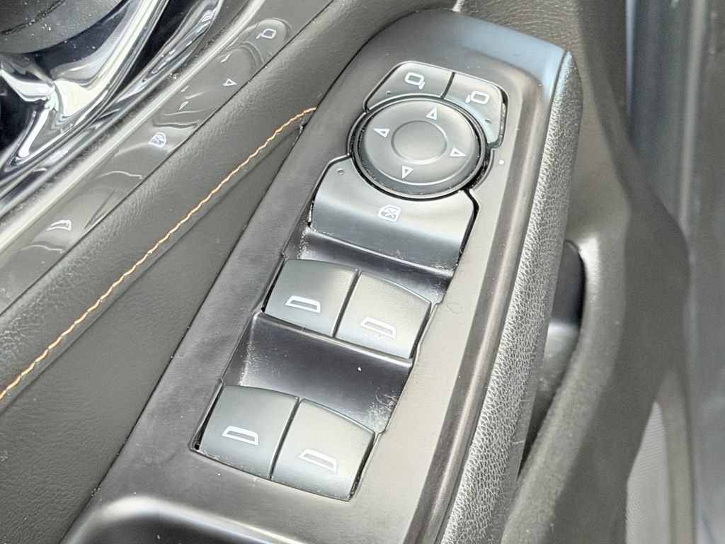 Used 2019 Chevrolet Traverse LS FWD image 11