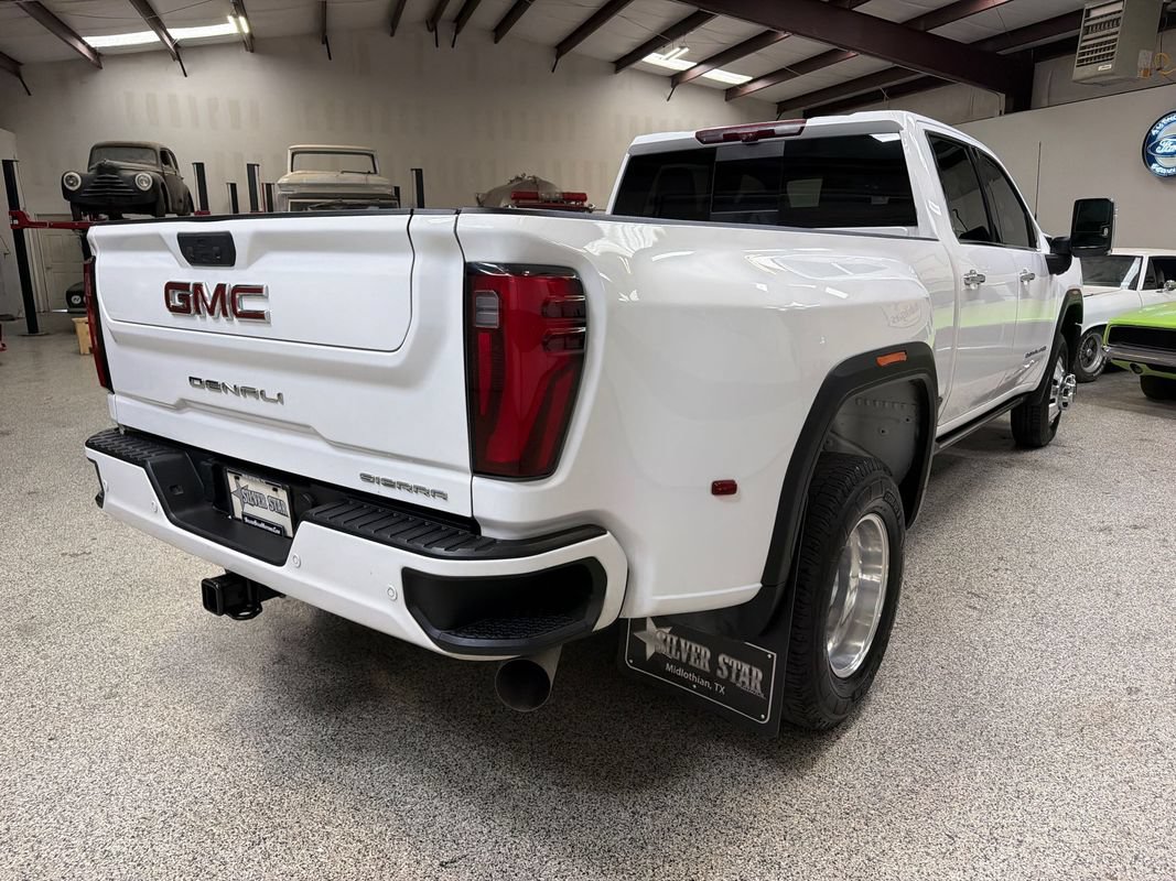 Used 2024 GMC Sierra 3500 Denali w/ Denali Reserve Package AWD/4WD image 7