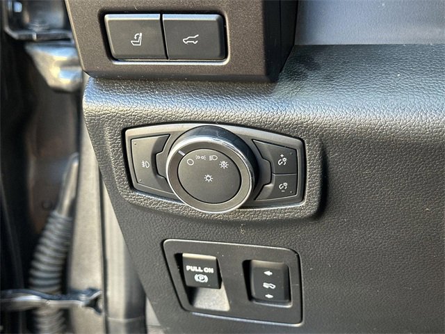 Used 2021 Ford Expedition Limited image 17