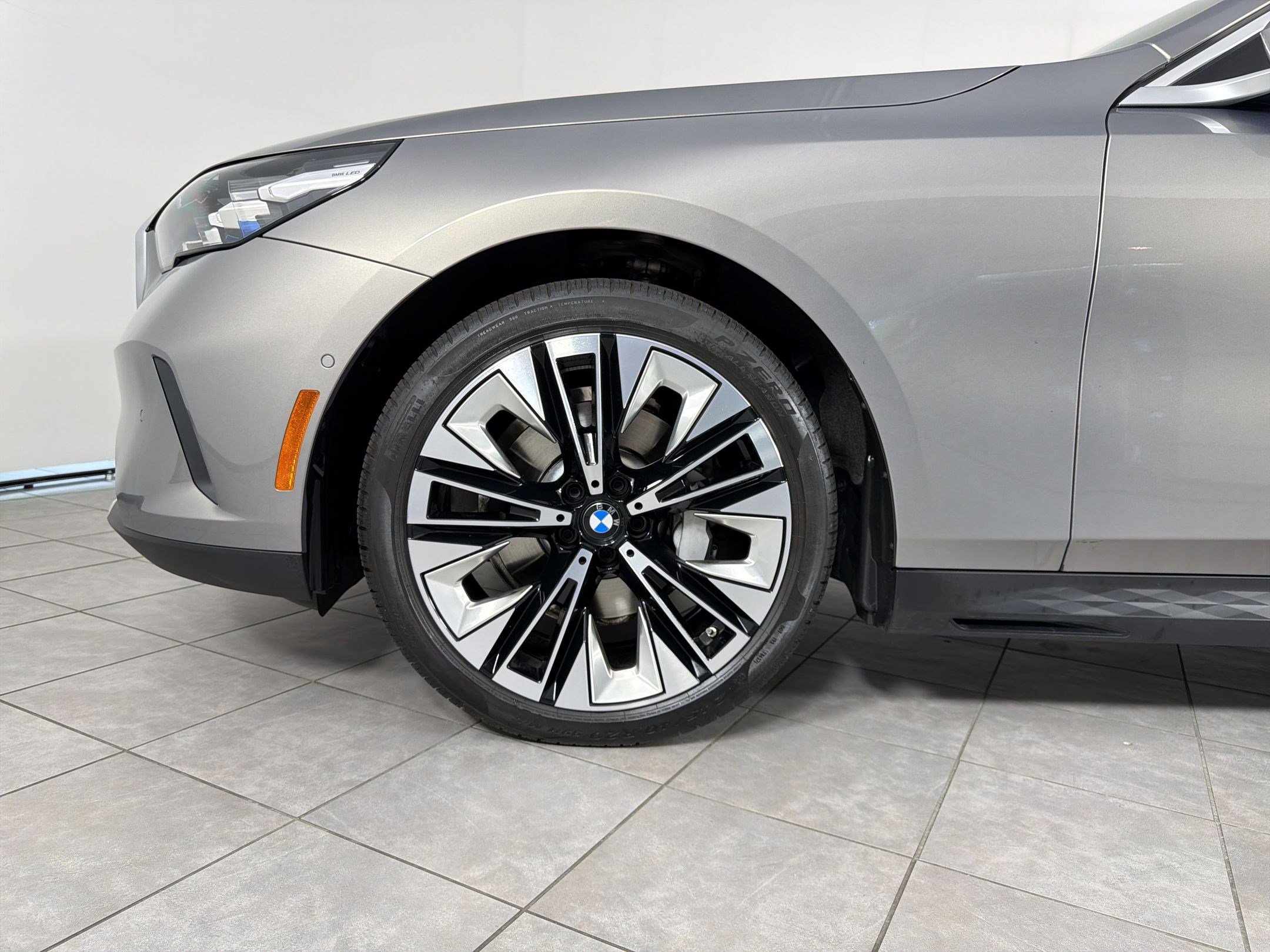 Certified 2025 BMW 530i RWD image 11