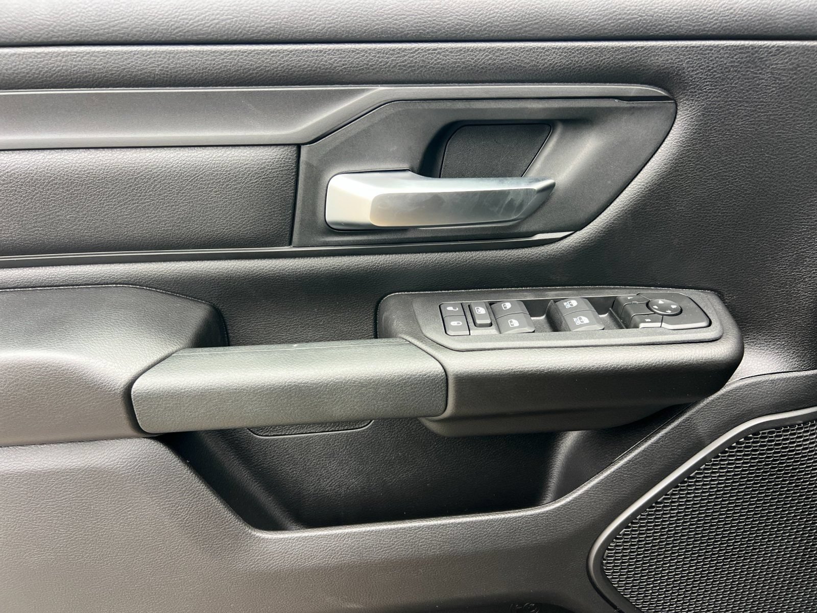 New 2026 RAM 1500 Express AWD/4WD image 11