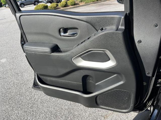 Certified 2024 Nissan Frontier SV w/ SV Convenience Package RWD image 9