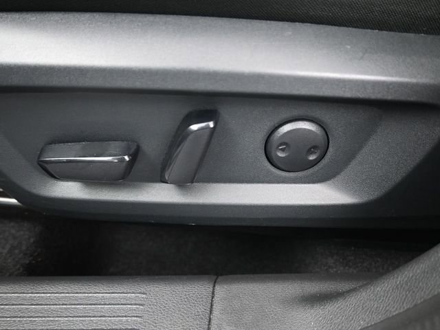 Used 2025 Nissan Rogue SV FWD image 33
