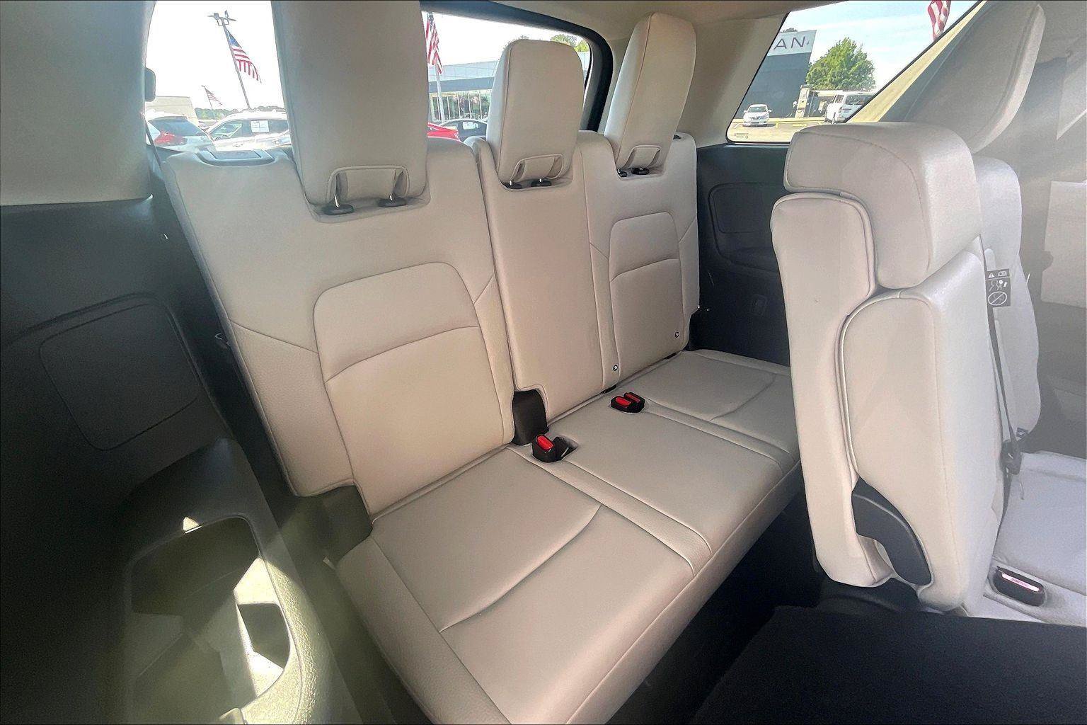 Certified 2024 Nissan Pathfinder SL FWD image 29