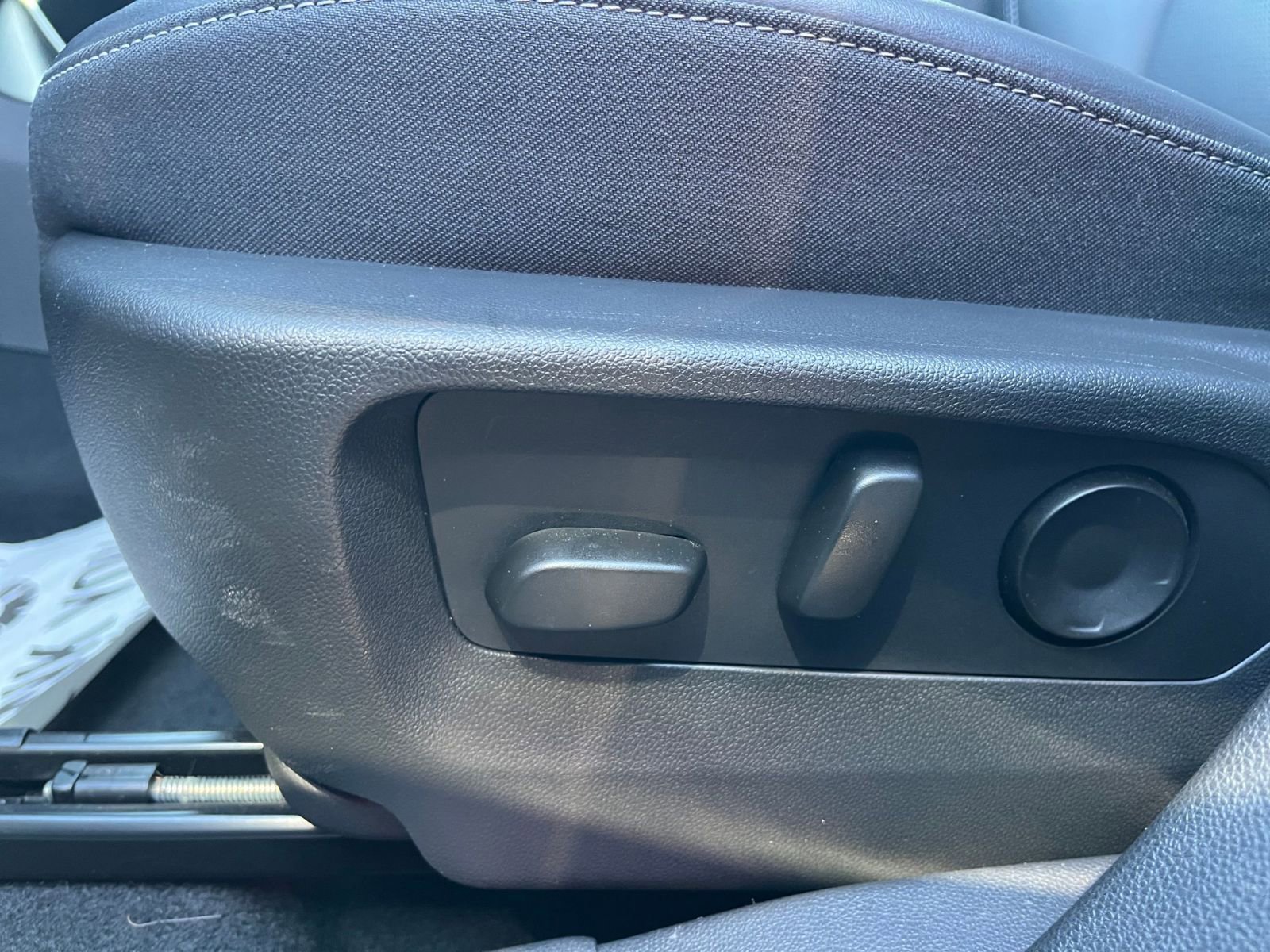 Used 2024 Buick Envision Preferred image 23