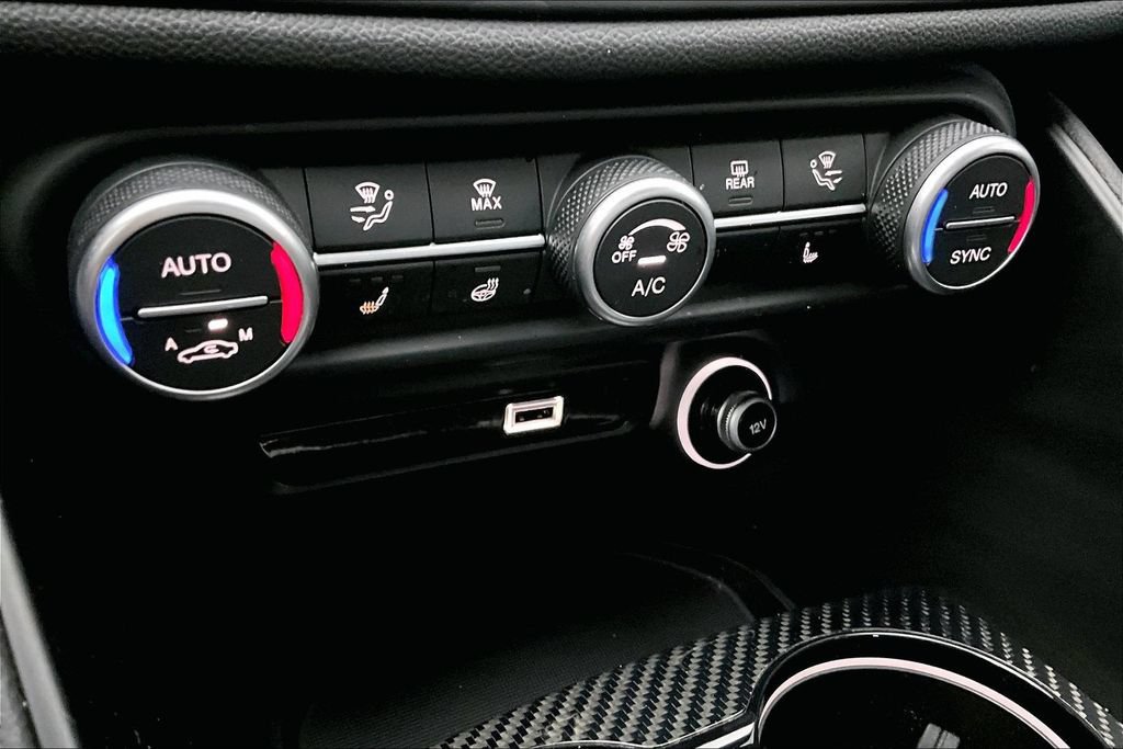 Used 2023 Alfa Romeo Giulia Quadrifoglio RWD image 30