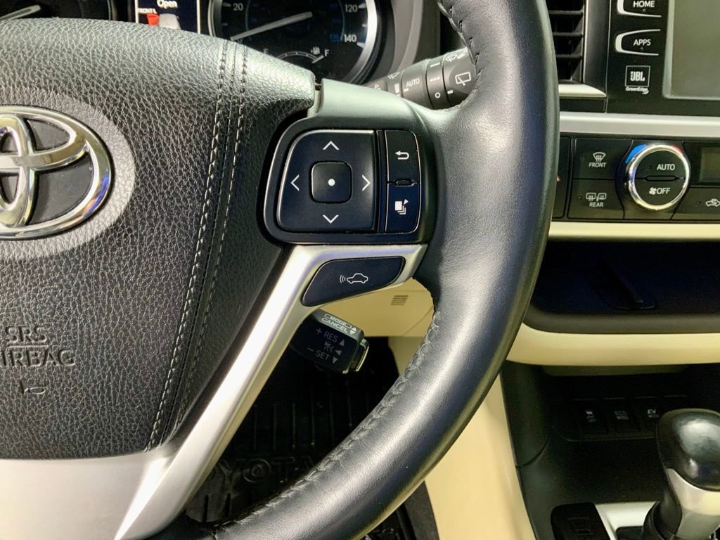 Used 2016 Toyota Highlander Limited Platinum image 24