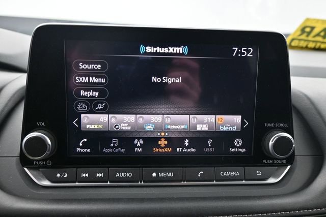 Used 2025 Nissan Rogue SV AWD/4WD image 21
