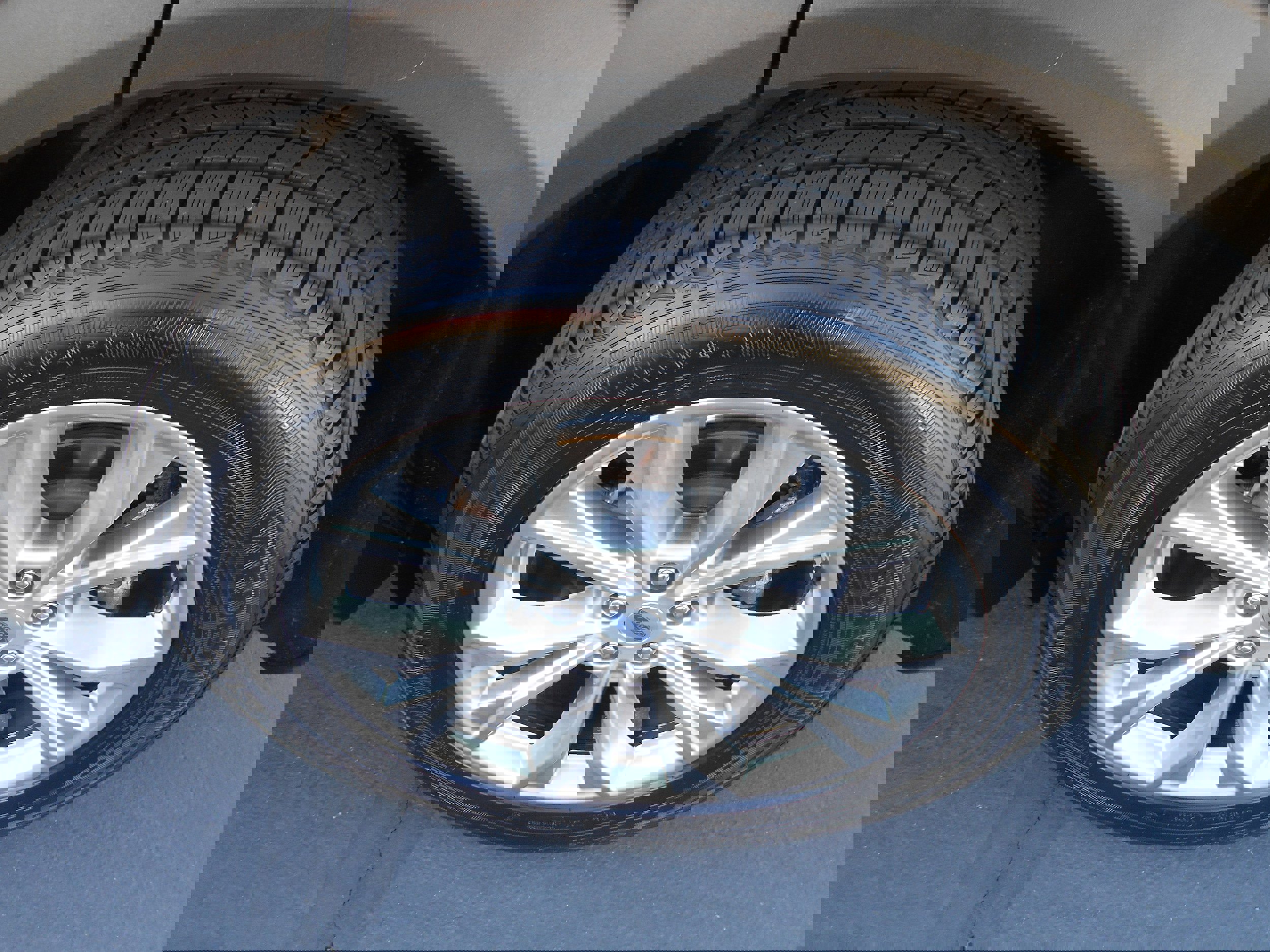 Used 2020 Ford Explorer XLT w/ Equipment Group 202A image 6