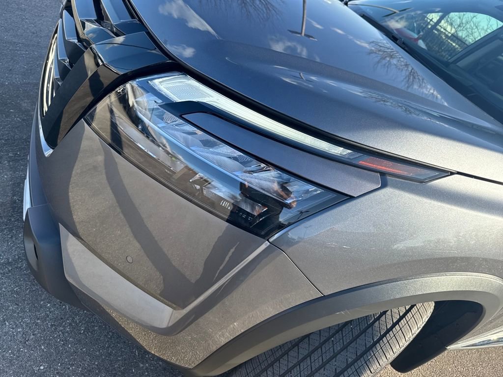 Used 2025 Nissan Pathfinder Platinum w/ Black Appearance Package image 35