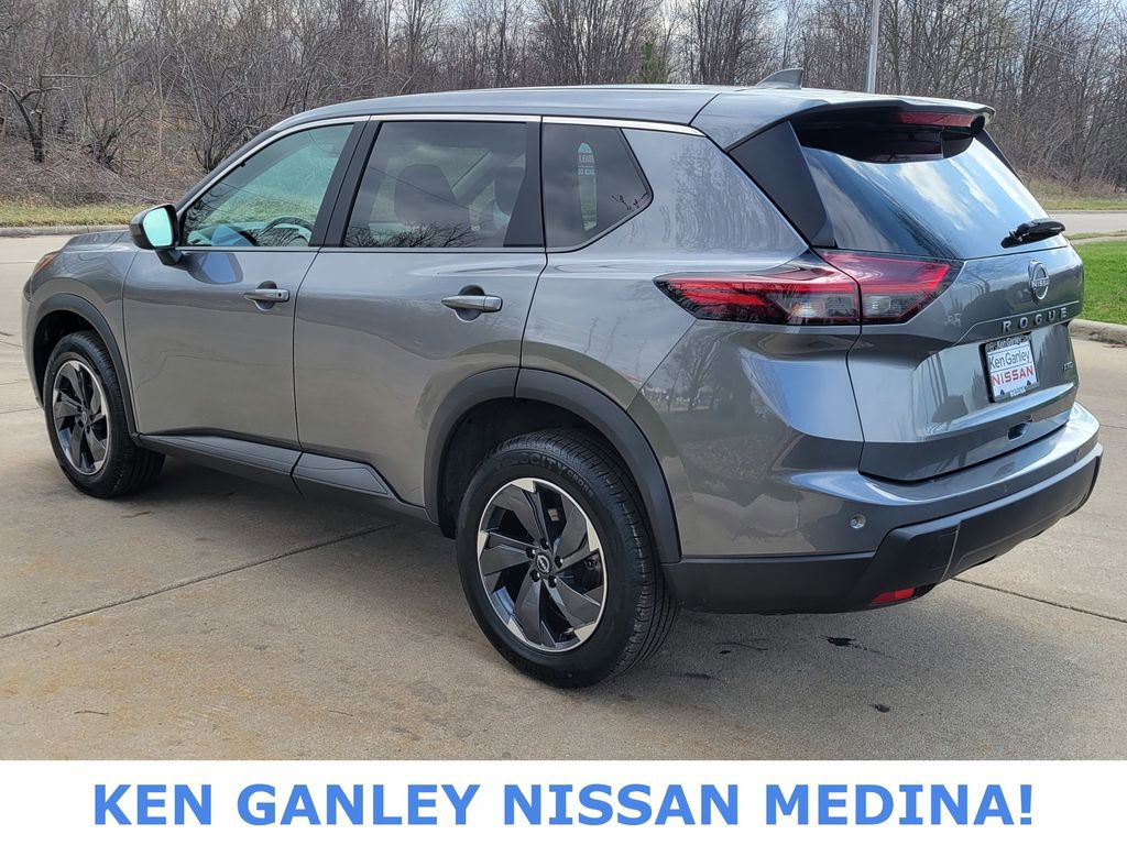 Certified 2025 Nissan Rogue SV AWD/4WD image 5