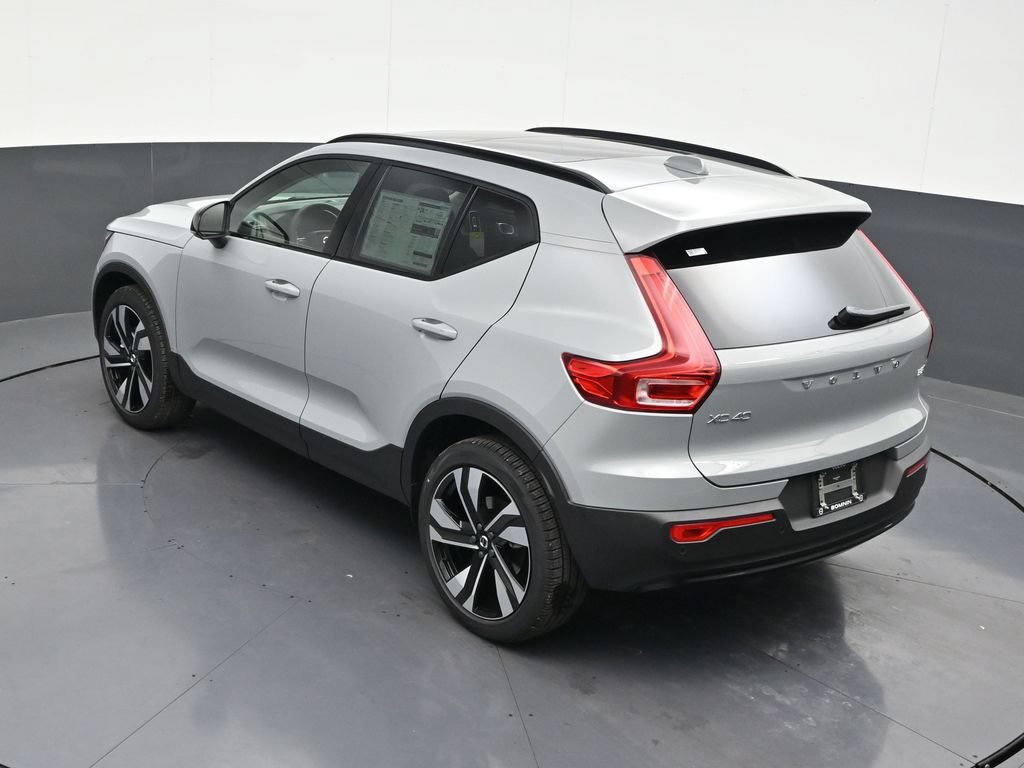 New 2026 Volvo XC40 B5 Plus AWD/4WD image 15