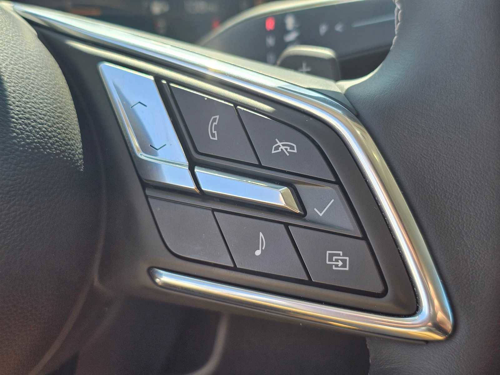 Used 2025 Buick Envision Preferred image 28