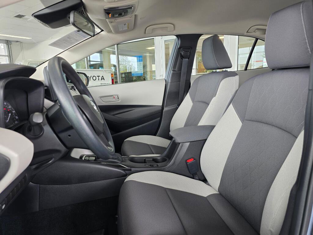 Used 2025 Toyota Corolla LE w/ LE Premium Package image 22