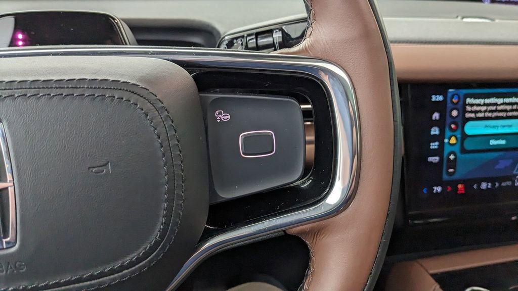 Used 2025 Lincoln Navigator Reserve image 36
