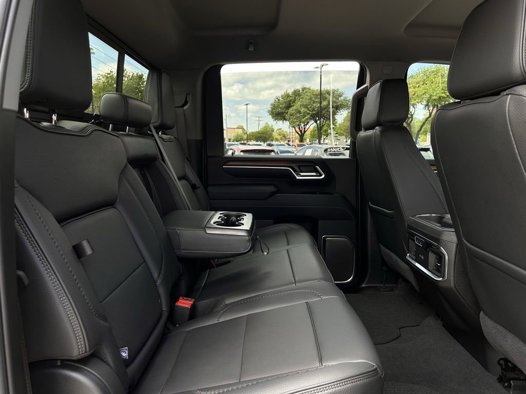 Used 2025 GMC Sierra 3500 Denali AWD/4WD image 31