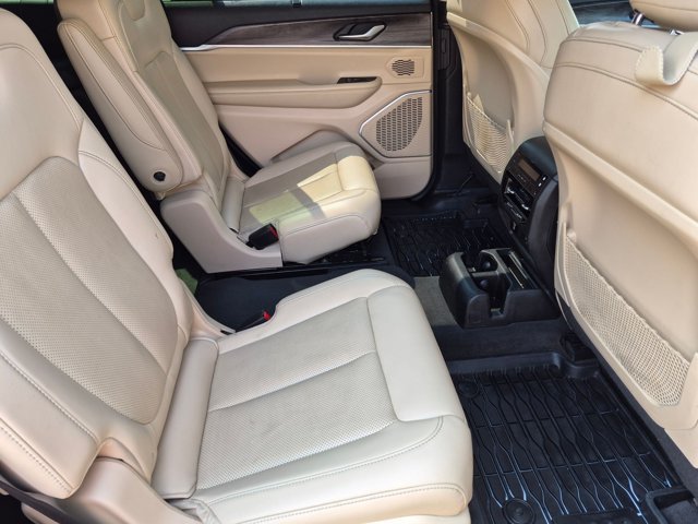 Used 2021 Jeep Grand Cherokee L Limited w/ Luxury Tech Group II AWD/4WD image 21