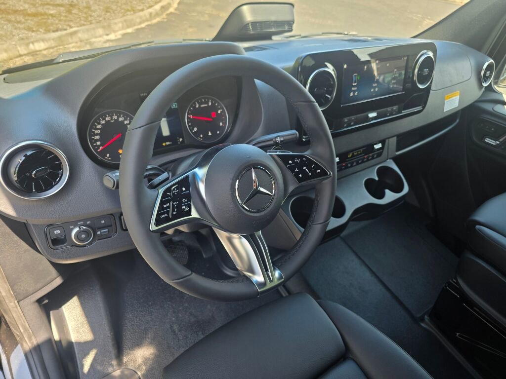 New 2025 Mercedes-Benz Sprinter 2500 image 21
