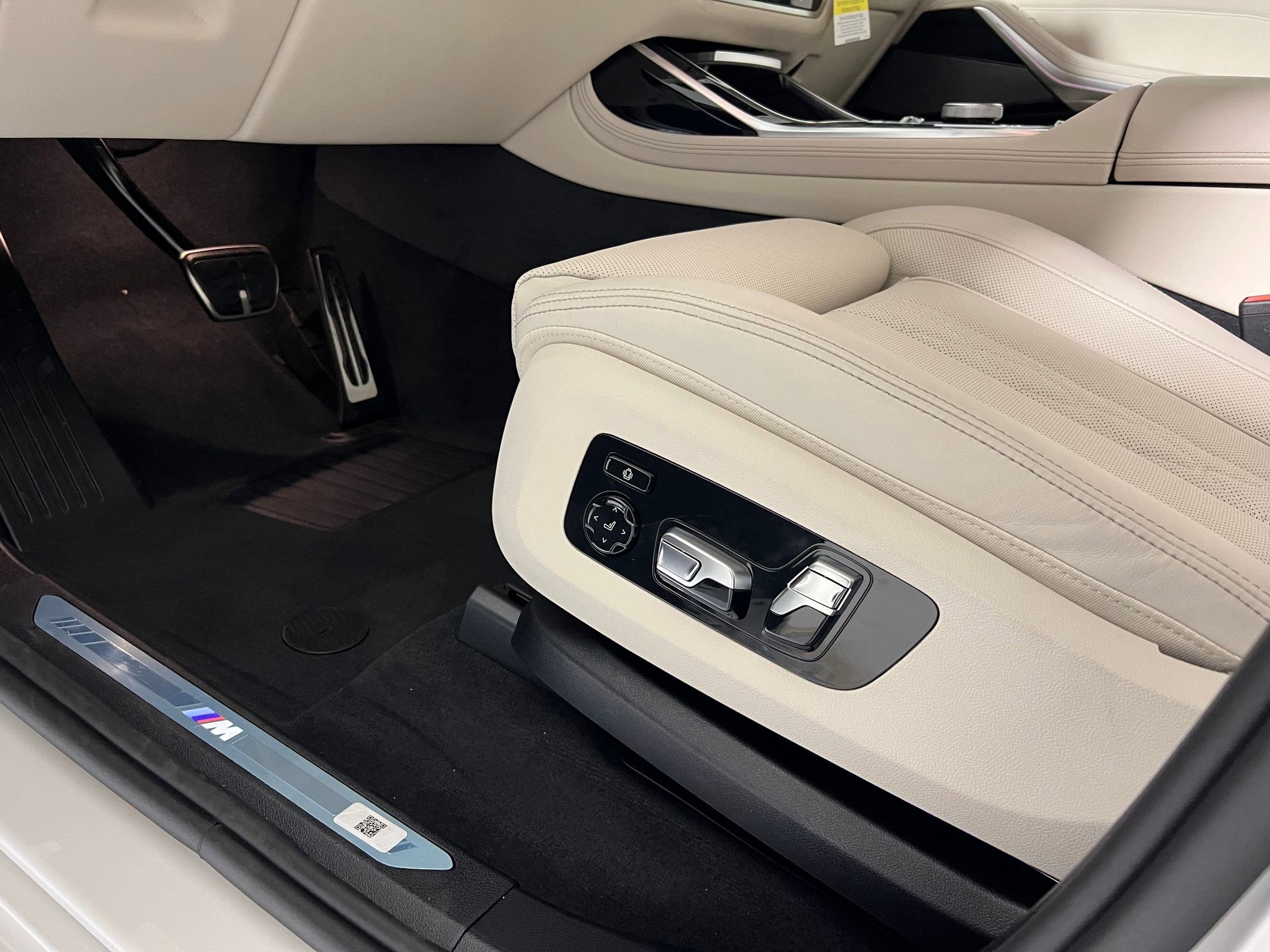 New 2026 BMW X7 xDrive40i image 13