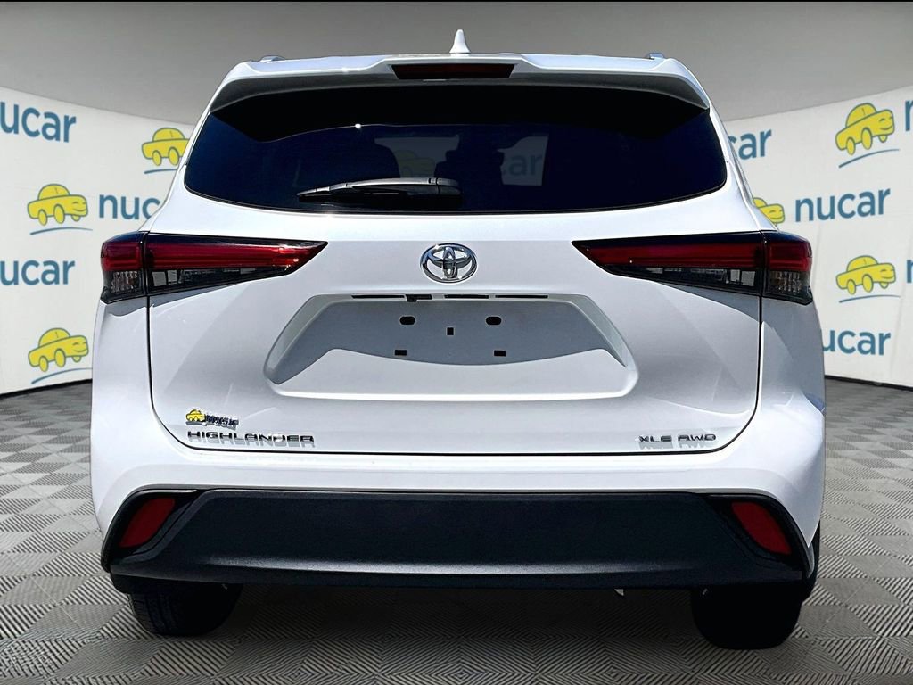 Used 2023 Toyota Highlander XLE AWD/4WD image 5