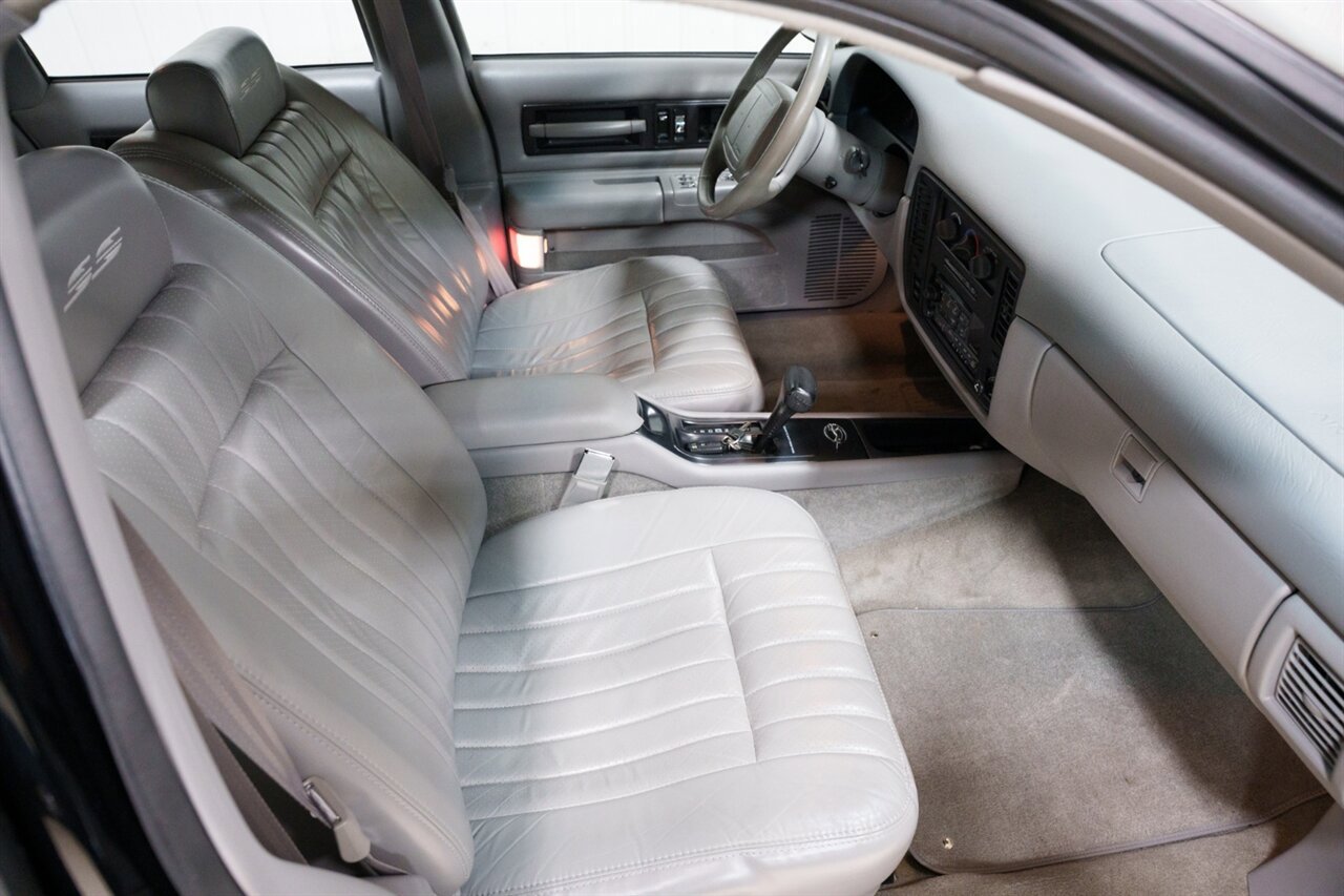 Used 1996 Chevrolet Impala SS RWD image 30