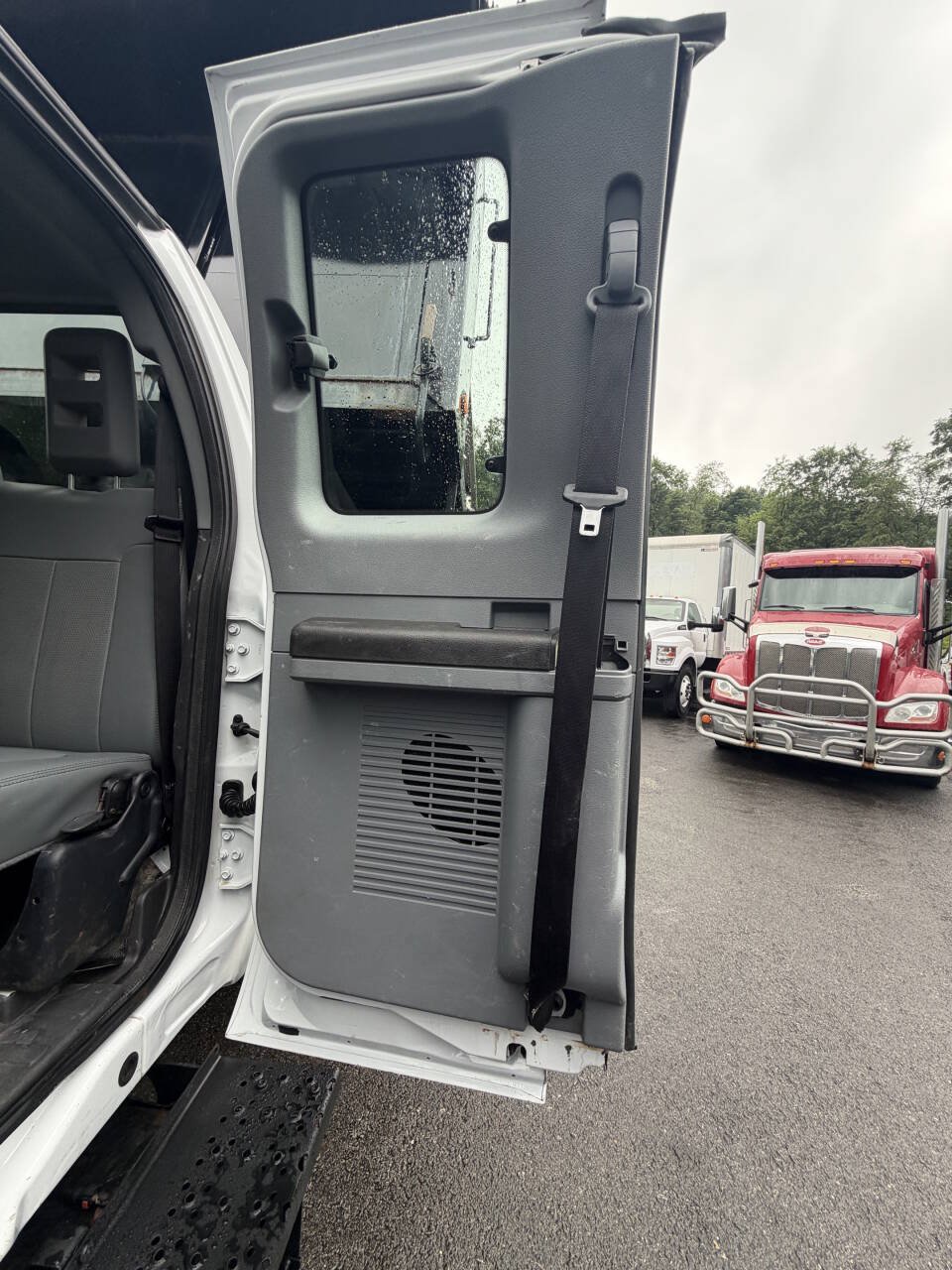 Used 2017 Ford F650 2WD SuperCab Super Duty image 46