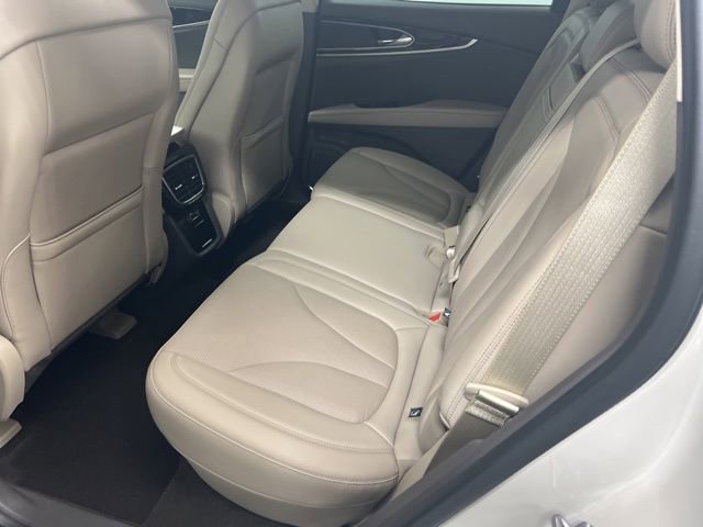 Used 2023 Lincoln Nautilus Reserve AWD/4WD image 11