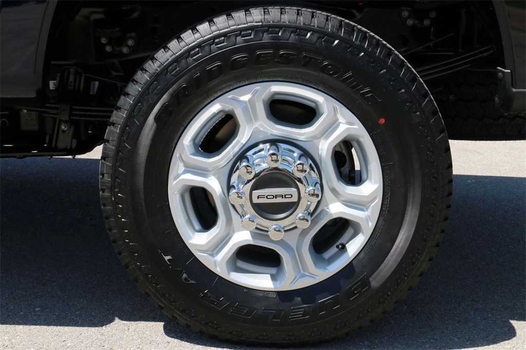 New 2025 Ford F250 XLT w/ 360-Degree Camera Package image 9