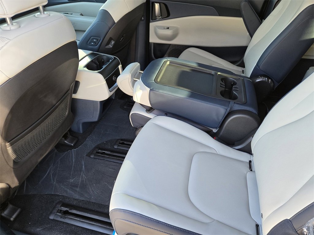 New 2026 Kia Carnival EX image 19