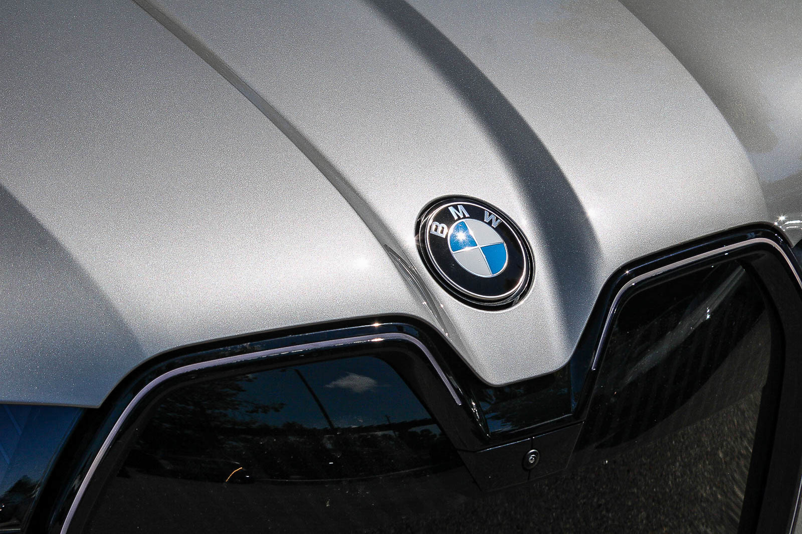 New 2026 BMW iX xDrive60 w/ M Sport Package AWD/4WD image 9