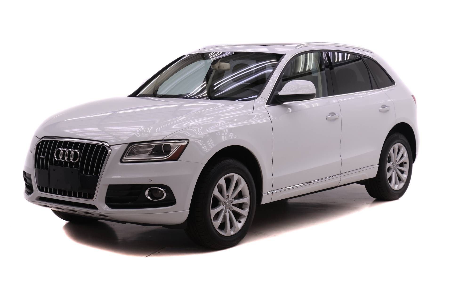 Used 2015 Audi Q5 2.0T Premium Plus w/ Technology Package AWD/4WD image 1