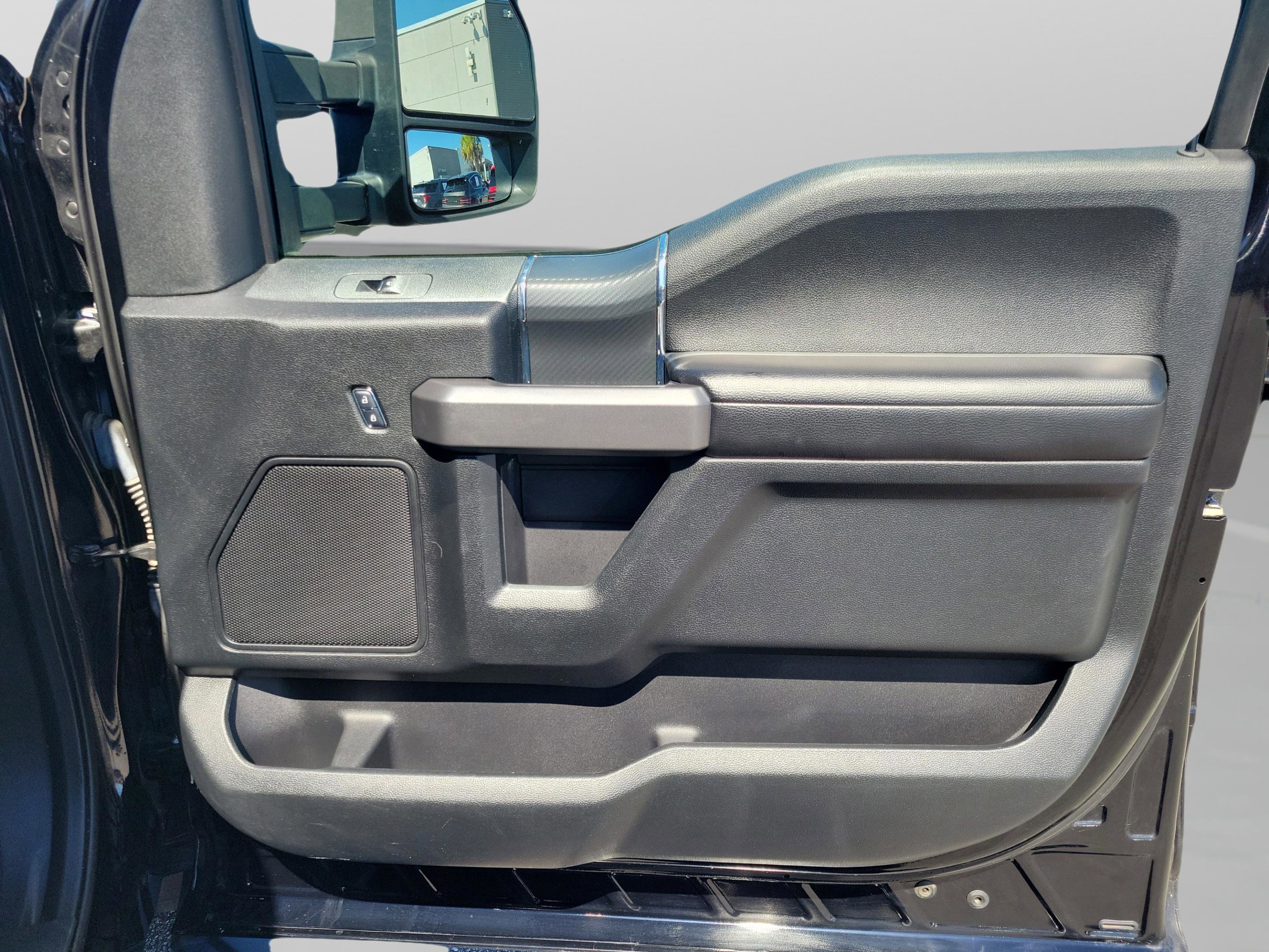 Used 2018 Ford F150 XLT w/ Equipment Group 302A Luxury image 29