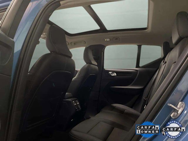 Used 2025 Volvo XC40 B5 Core image 28