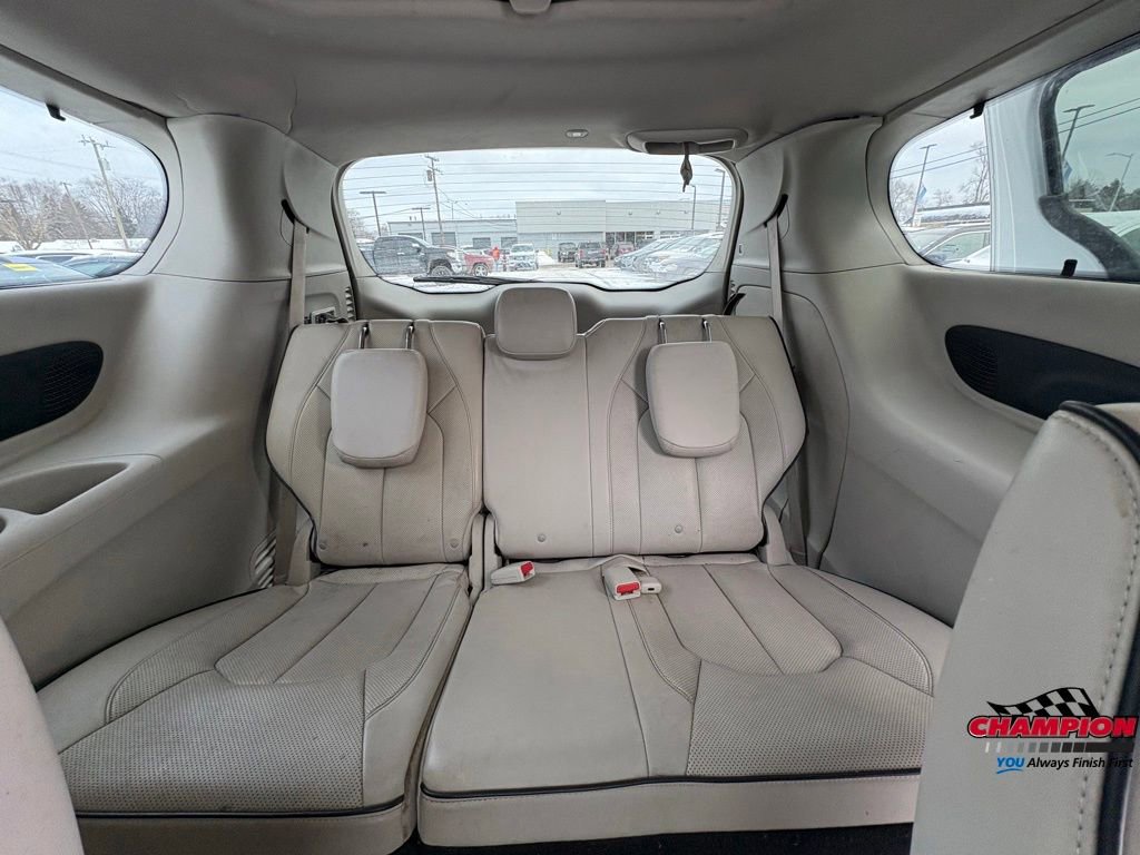 Used 2021 Chrysler Pacifica Limited image 22