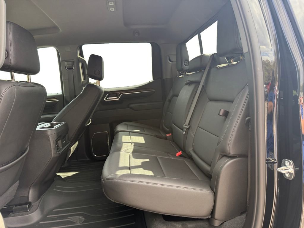 Used 2024 Chevrolet Silverado 1500 LT Trail Boss w/ Convenience Package II image 12