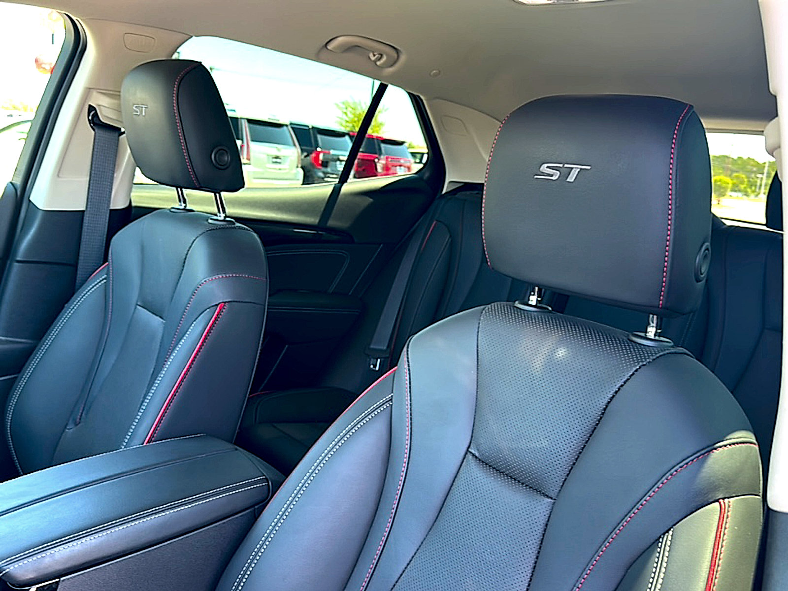Used 2023 Buick Envision Essence w/ Sport Touring Package FWD image 17