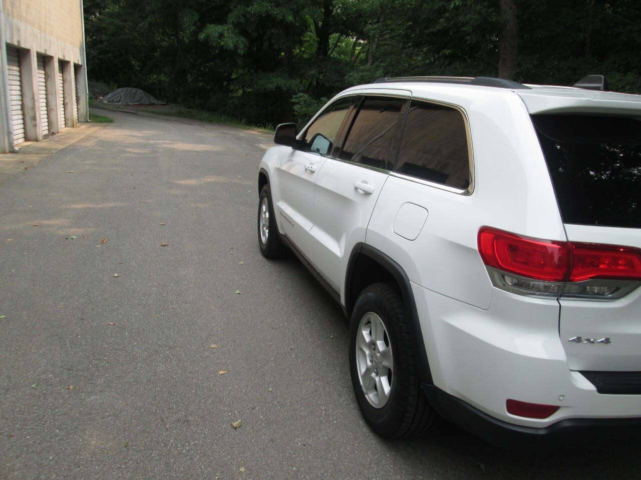Used 2016 Jeep Grand Cherokee Laredo w/ Quick Order Package 23E AWD/4WD image 8