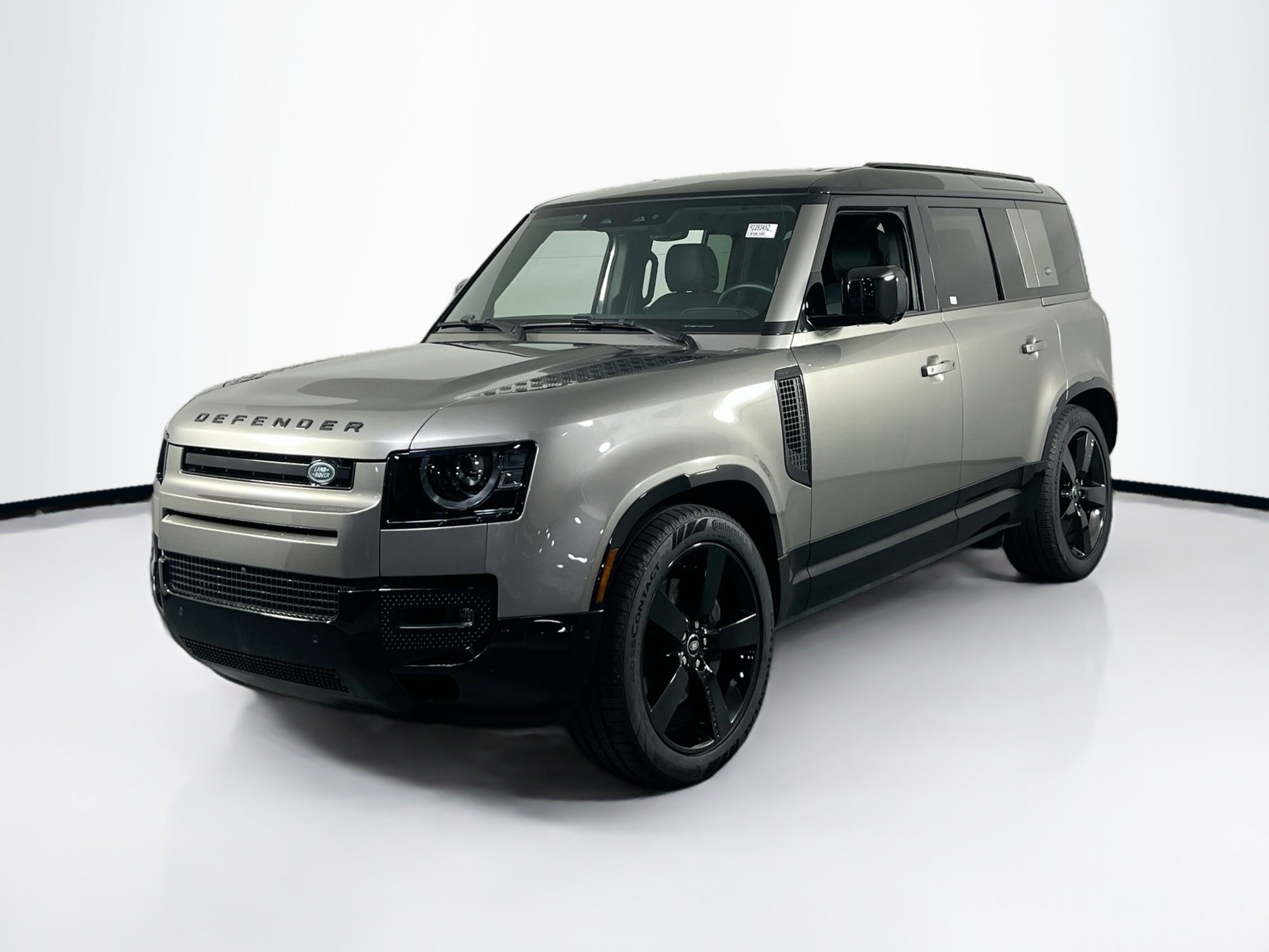 Used 2024 Land Rover Defender 110 X-Dynamic SE image 1