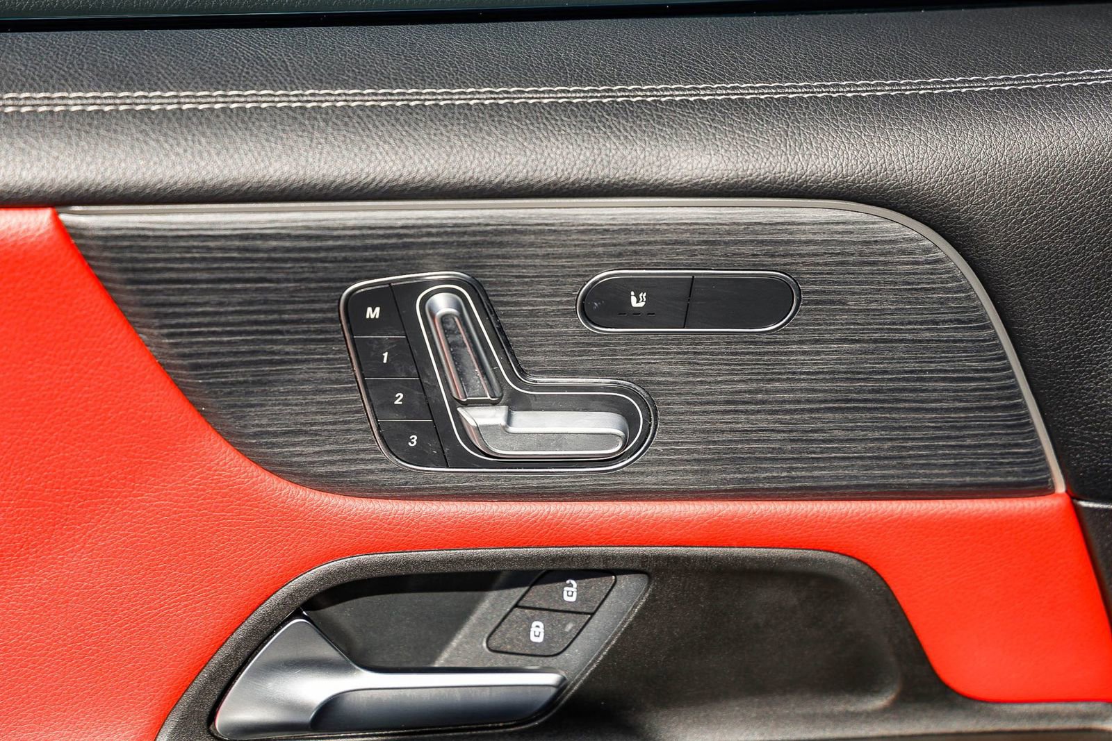 Used 2021 Mercedes-Benz GLB 250 image 21