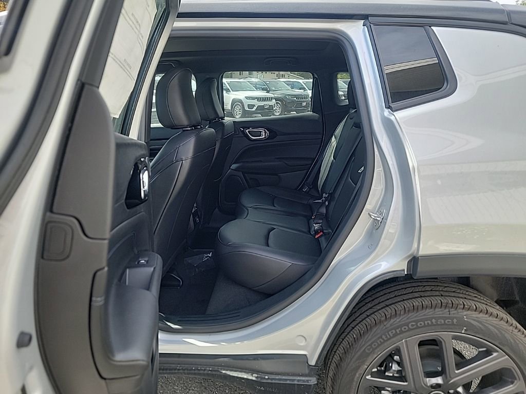 New 2026 Jeep Compass Limited w/ Sun, Sound & Navigation Group AWD/4WD image 7