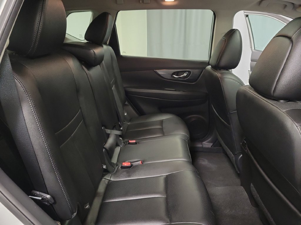 Used 2016 Nissan Rogue SL w/ SL Premium Package AWD/4WD image 32