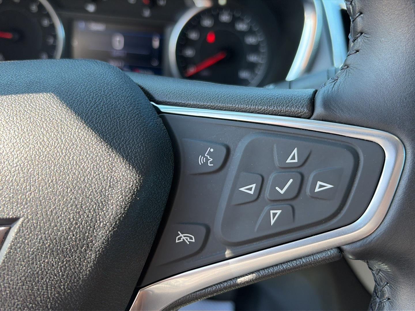 Used 2022 Chevrolet Equinox LT FWD image 19