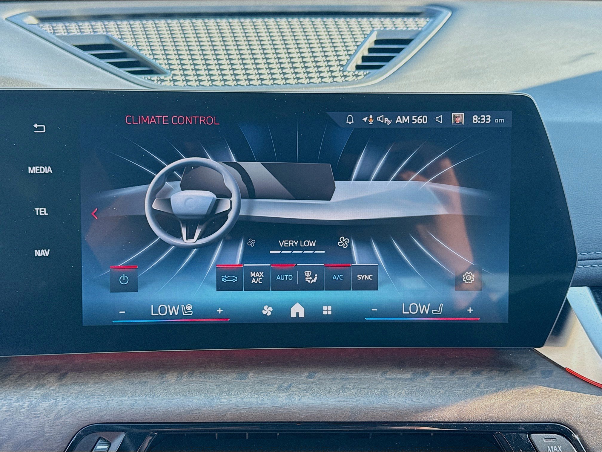 Used 2024 BMW X1 M35i w/ Premium Package image 15