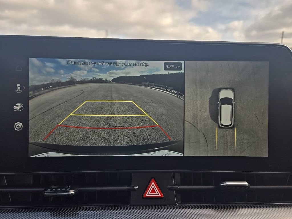 Used 2025 Kia Sportage SX image 7