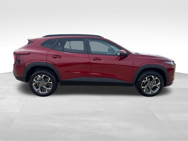 Certified 2025 Chevrolet Trax LT FWD image 8