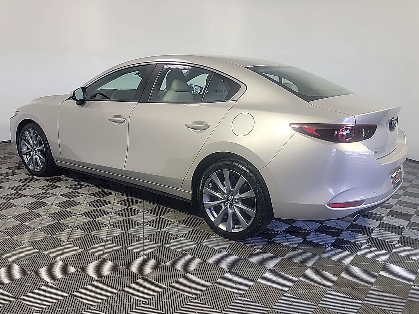 Used 2023 MAZDA MAZDA3 s FWD image 9