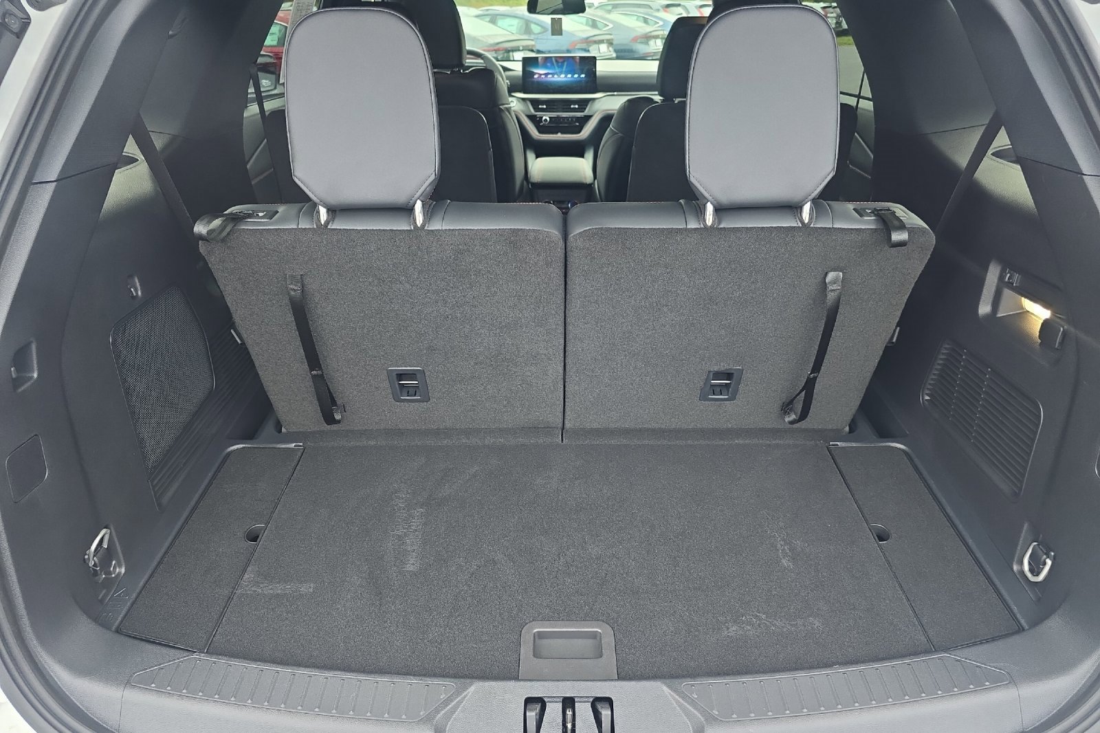 Used 2025 Ford Explorer ST-Line w/ Premium Package image 15