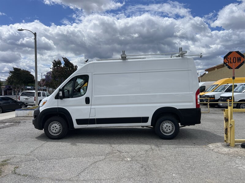 Used 2024 RAM ProMaster 2500 FWD image 4